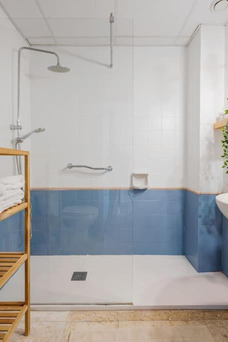 Central Beach Apartment With Free Parking And Pool Marbella Exterior photo