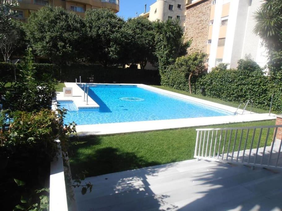 Central Beach Apartment With Free Parking And Pool Marbella Exterior photo